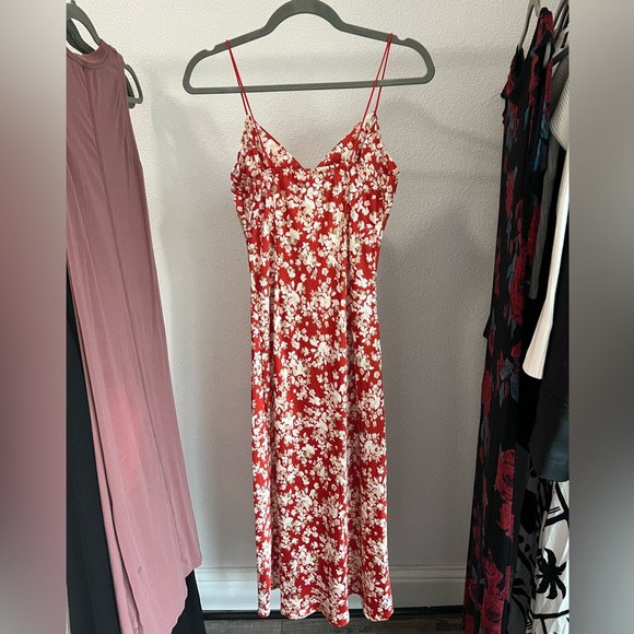 Hello Molly Red Floral Midi Dress - Picture 4 of 7
